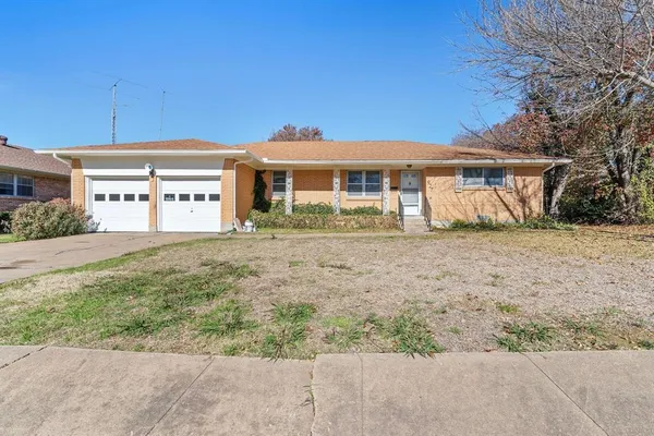 $266,000 | 927 Poinsettia Drive, Lancaster, TX 75146