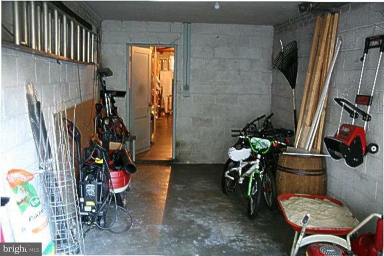 1601 Myrtle Road Silver Spring, MD 20902 - Photo 20 of 28 storage ubundant trhroughout