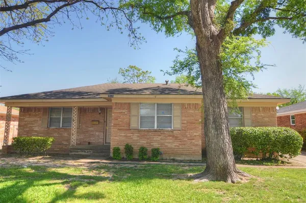 $2,150 | 2528 St Francis Avenue, Dallas, TX 75228