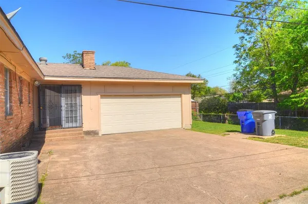 $2,150 | 2528 St Francis Avenue, Dallas, TX 75228