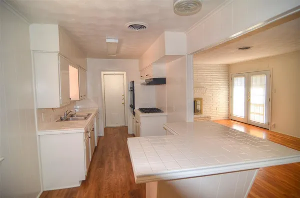 $2,150 | 2528 St Francis Avenue, Dallas, TX 75228