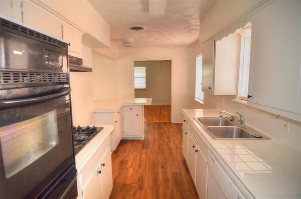 $2,150 | 2528 St Francis Avenue, Dallas, TX 75228