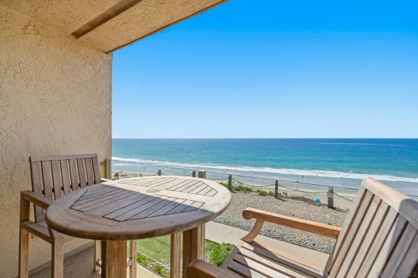 $2,421,500 | 441 South Sierra Avenue, Unit 208, Solana Beach, CA 92075
