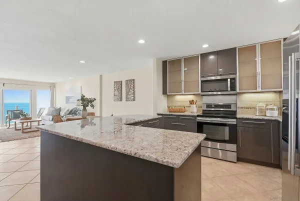 $2,421,500 | 441 South Sierra Avenue, Unit 208, Solana Beach, CA 92075