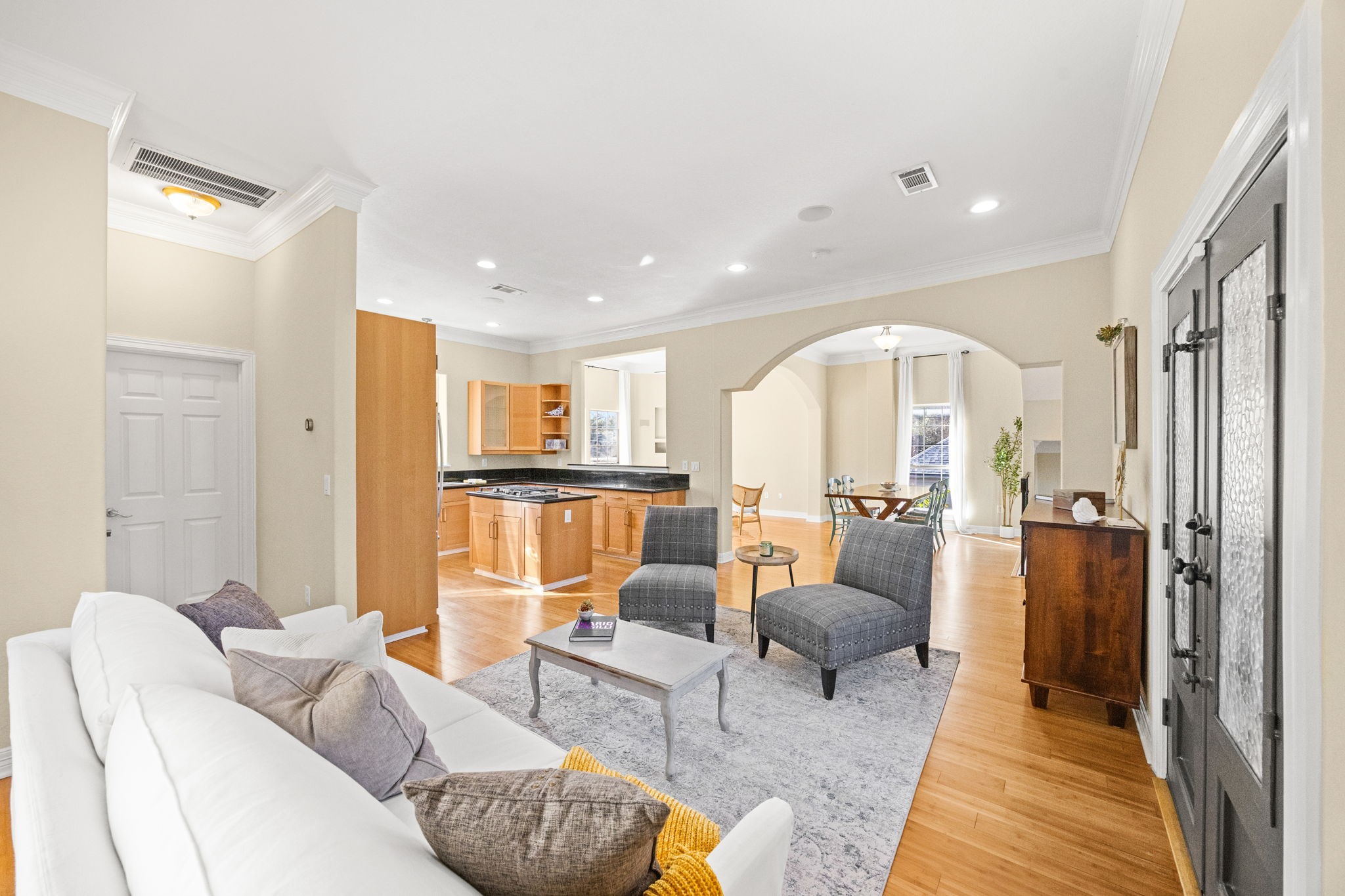 609 Gardner Street Houston, TX 77009 - Photo 31 of 31 a living room with furniture and a table