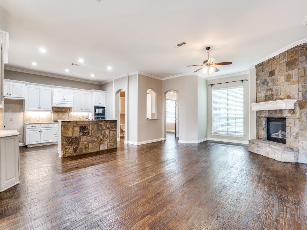 1402 Hampton Road Grapevine, TX 76051 - Photo 3 of 12