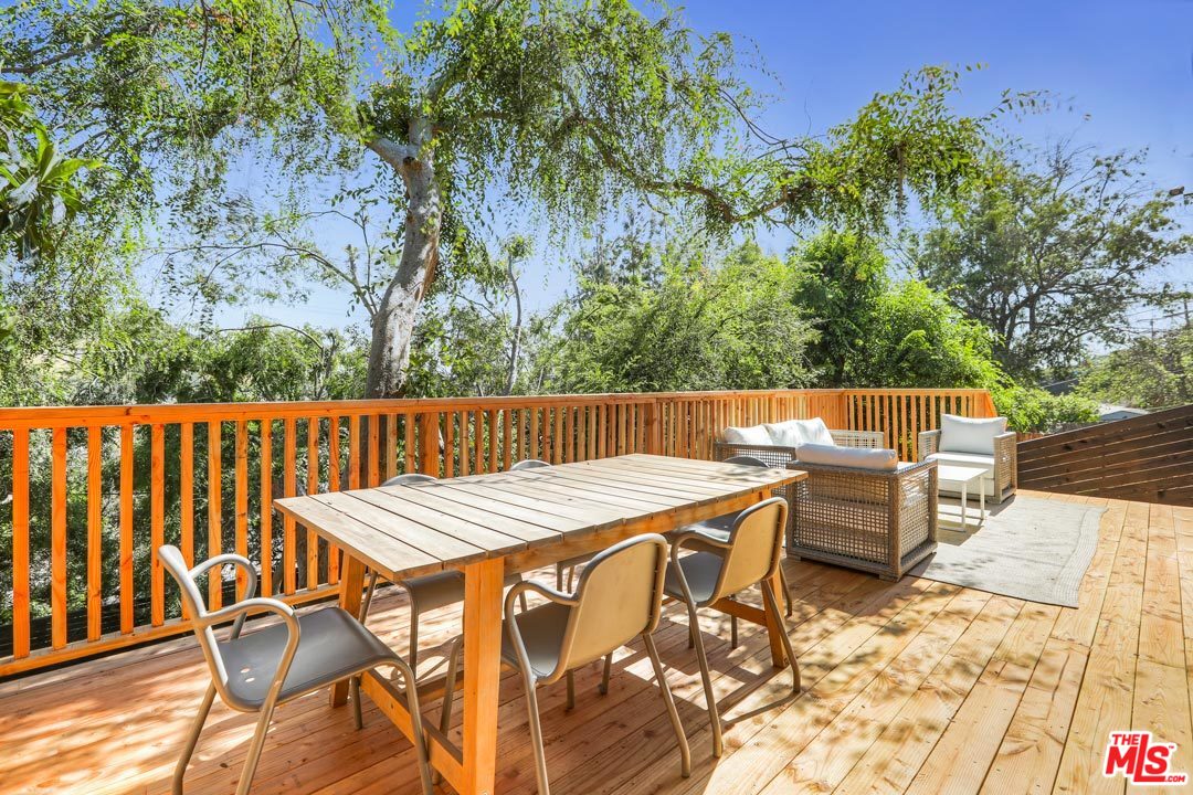 3922 Roderick Road Los Angeles, CA 90065 - Photo 17 of 29 a view of table and chairs