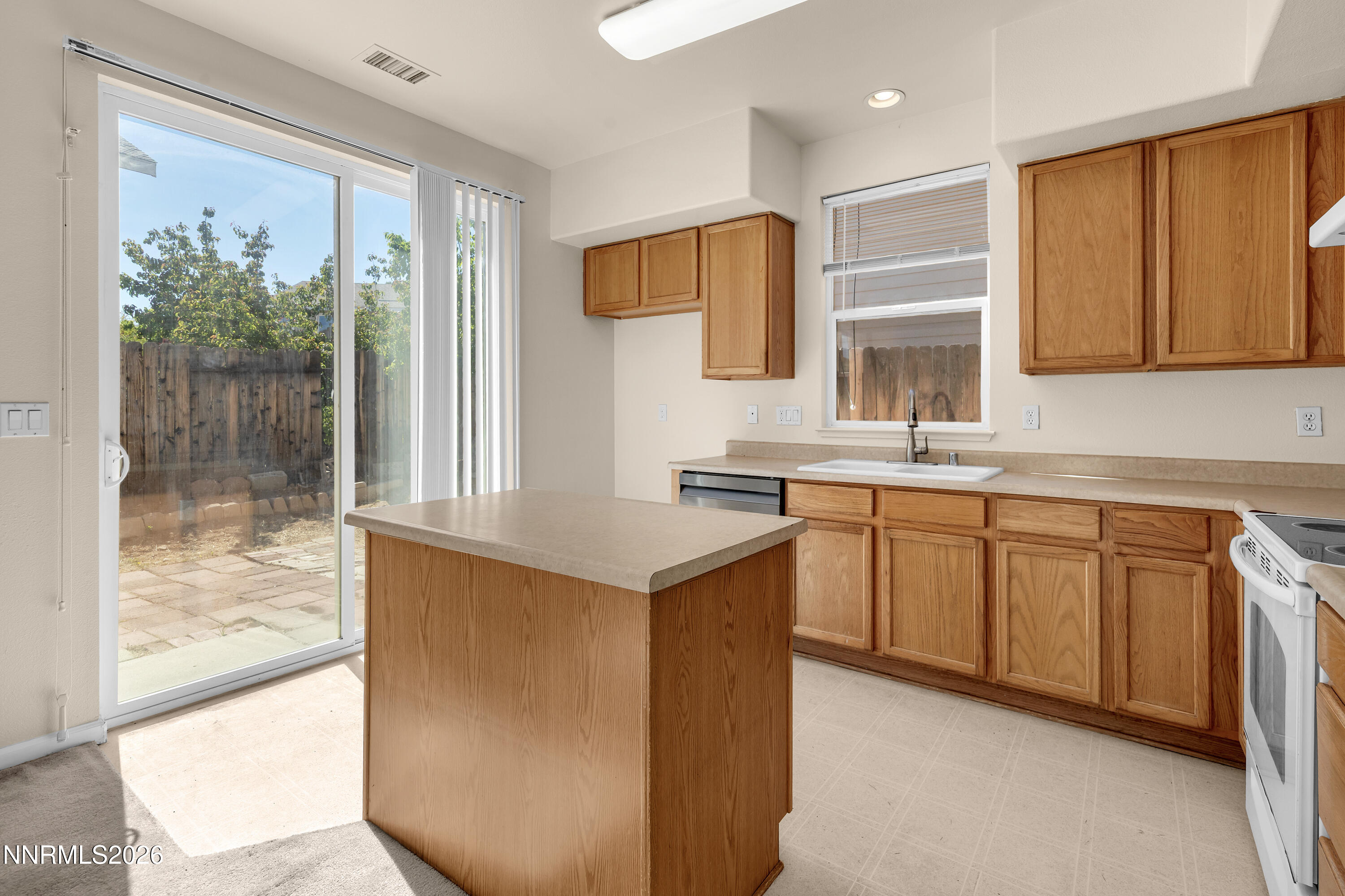9248 Running Dog Circle Reno, NV 89506 - Photo 7 of 36 Kitchen