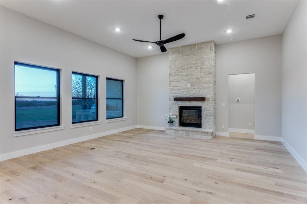 6306 Starlight Ranch Road Godley, TX 76044 - Photo 10 of 40