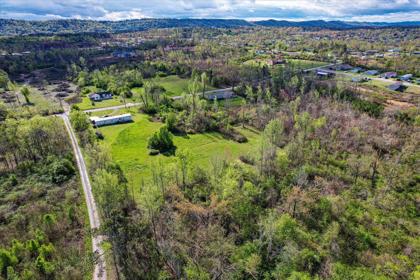 4210 Pattentown Road Ooltewah, TN 37363 - Photo 9 of 18 09-4210 Pattentown Rd-9