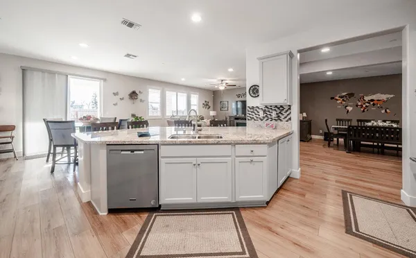 $739,000 | 928 Skansen Street, Kingsburg, CA 93631