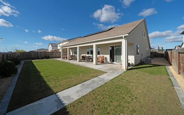 $739,000 | 928 Skansen Street, Kingsburg, CA 93631