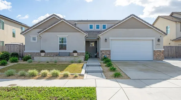 $729,000 | 928 Skansen Street, Kingsburg, CA 93631