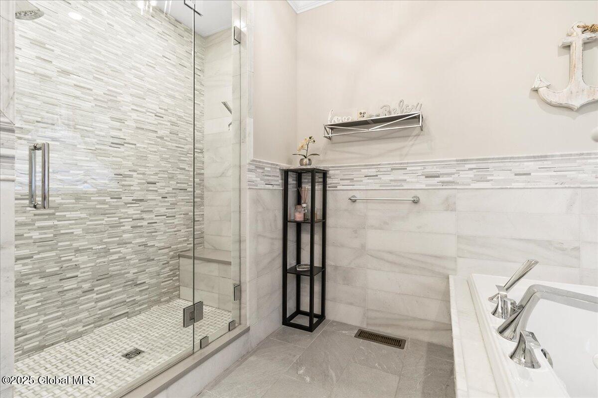 135 Seelye Road Queensbury, NY 12804 - Photo 33 of 62 34-IMG_5363