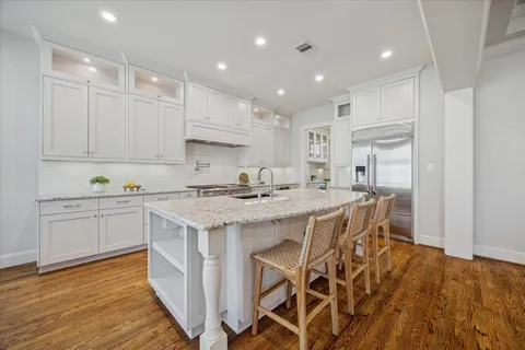 $1,200,000 | 1802 Wakefield Drive, Houston, TX 77018