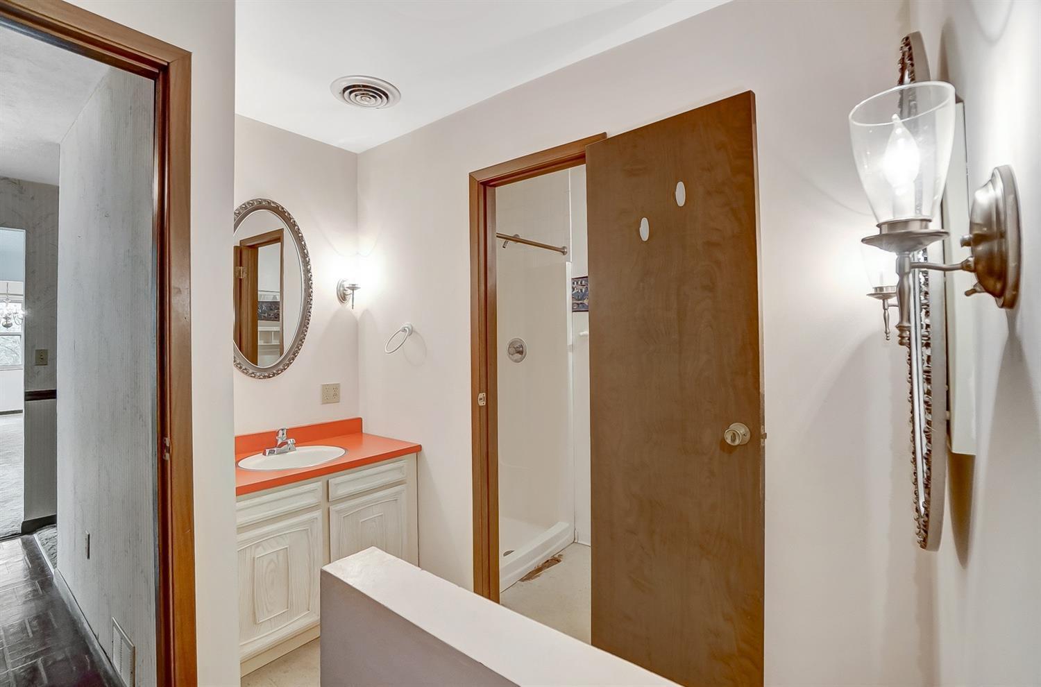 6300 Werk Road Cincinnati, OH 45248 - Photo 10 of 33