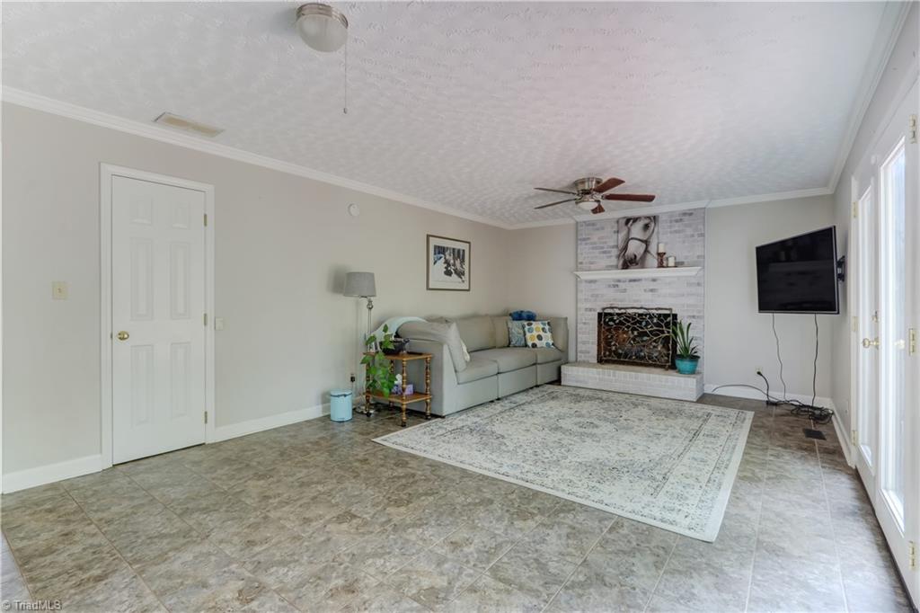 105 Royal Road Jamestown, NC 27282 - Photo 10 of 34 Gallery Image 10