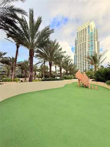 $19,000 | 300 South Pointe Drive, Unit 2806, Miami Beach, FL 33139