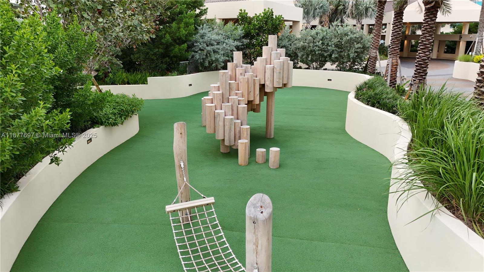 300 South Pointe Drive, Unit 2806 Miami Beach, FL 33139 - Photo 56 of 68