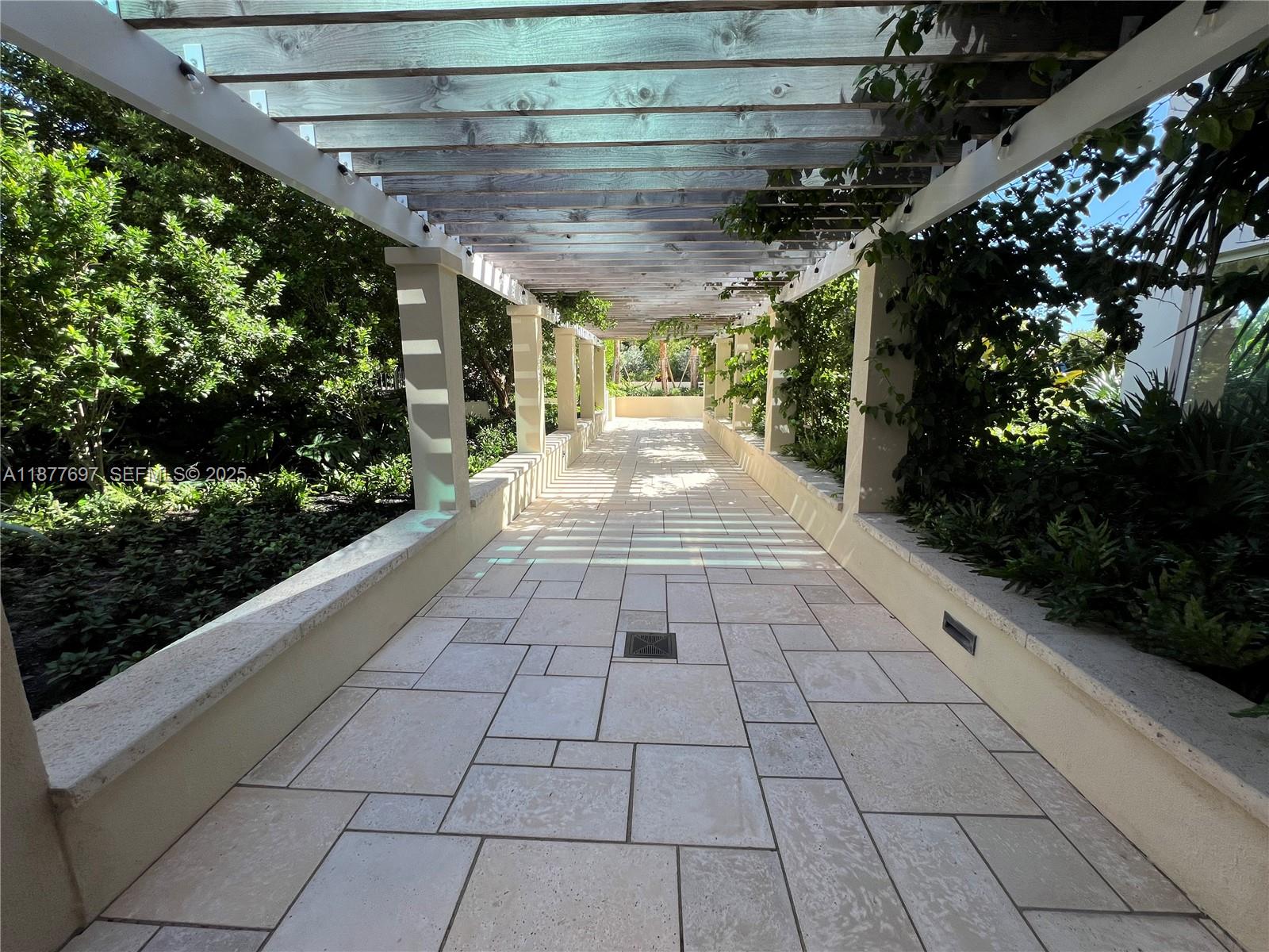 300 South Pointe Drive, Unit 2806 Miami Beach, FL 33139 - Photo 60 of 68