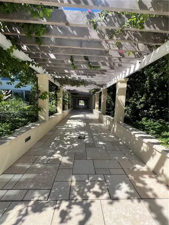 $18,000 | 300 South Pointe Drive, Unit 2806, Miami Beach, FL 33139