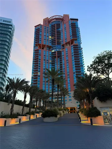 $19,000 | 300 South Pointe Drive, Unit 2806, Miami Beach, FL 33139