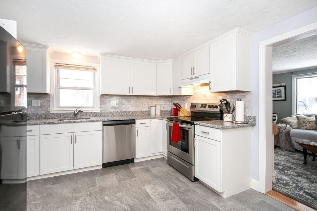 39 Irving Road Scituate, MA 02066 - Photo 4 of 27 Gallery Image 4