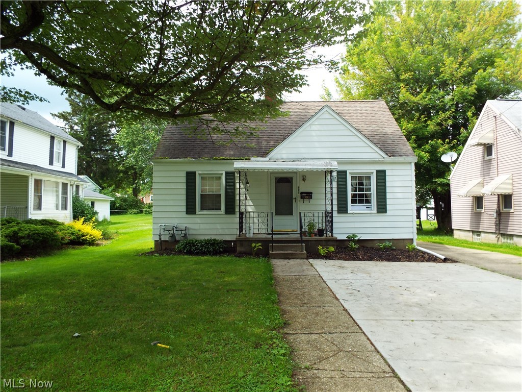 876 West Riddle Avenue Ravenna, OH 44266 - Photo 1 of 20