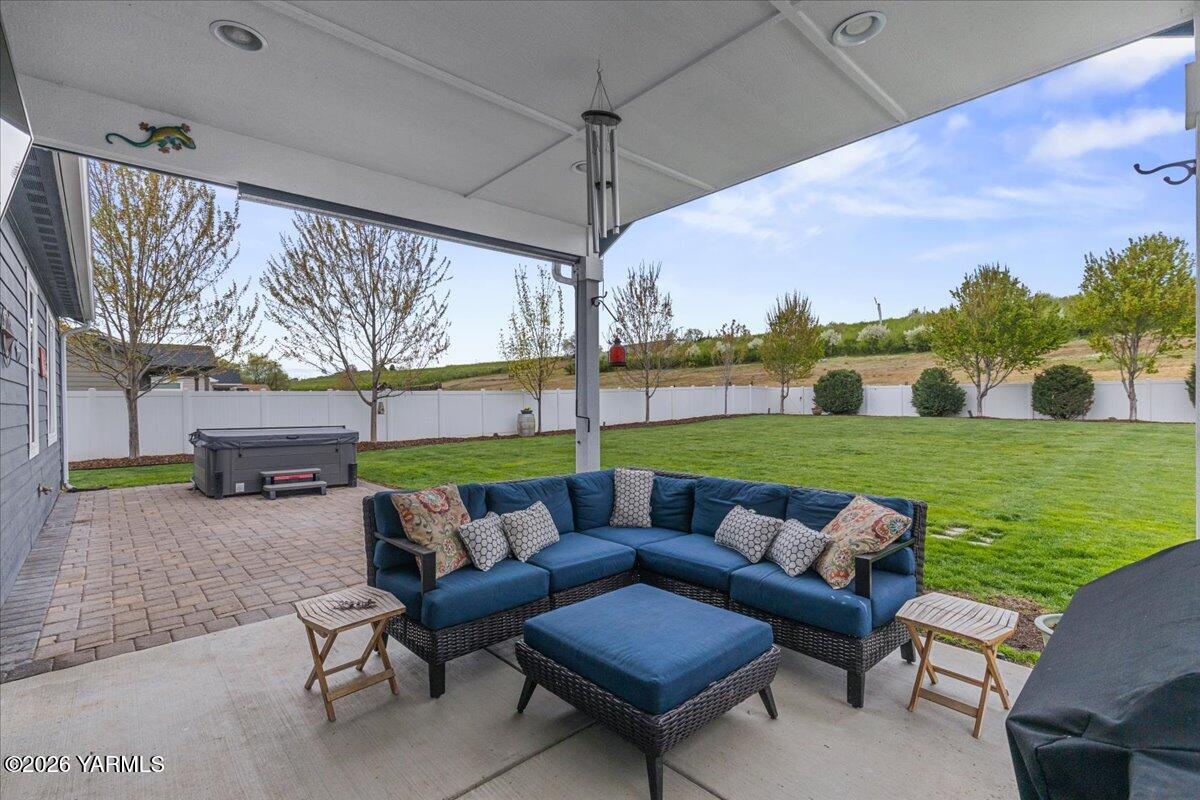 7803 Fremont Way Yakima, WA 98908 - Photo 39 of 49 Covered patio