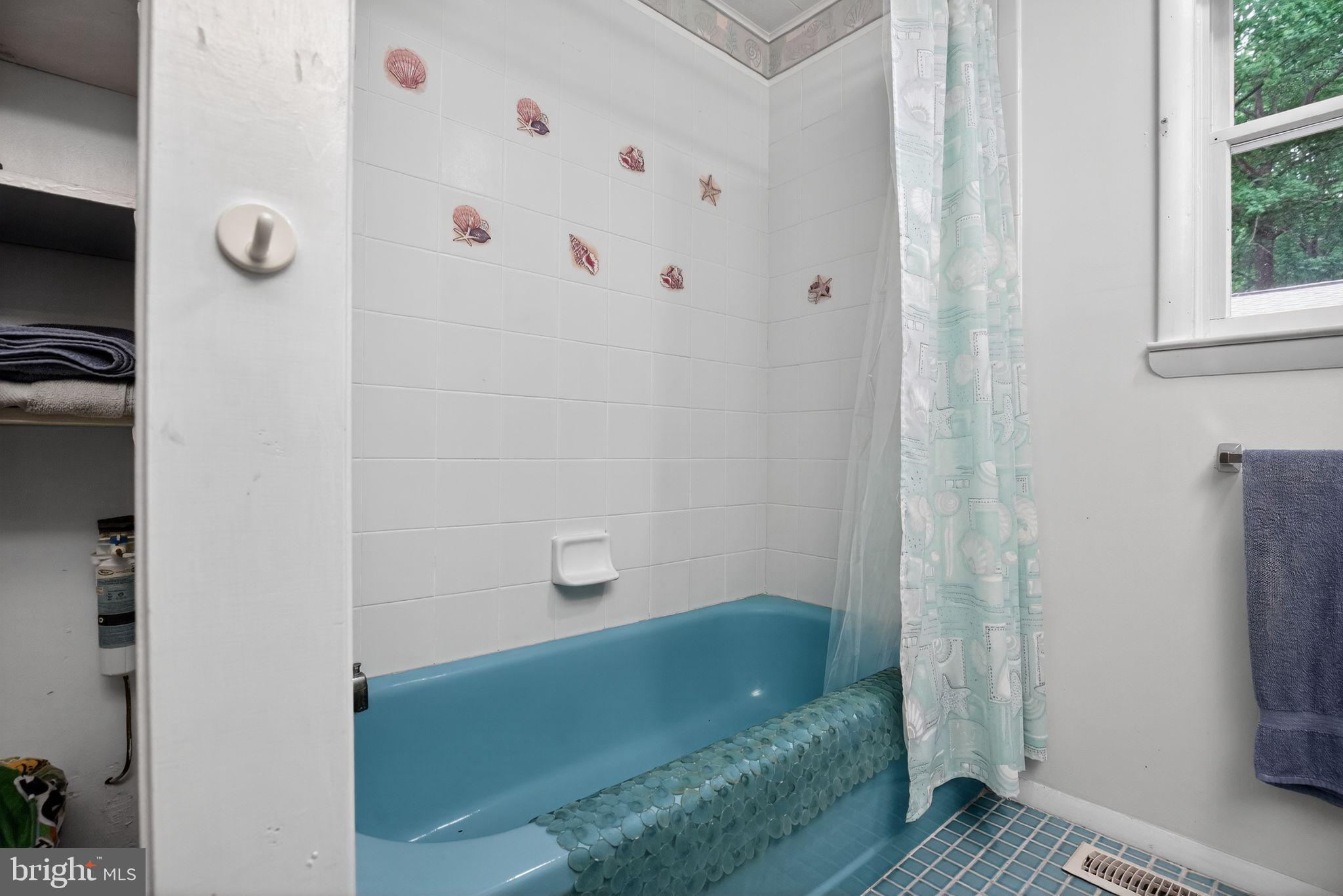 6070 Hill Road St. Leonard, MD 20685 - Photo 23 of 38 Full Bathroom