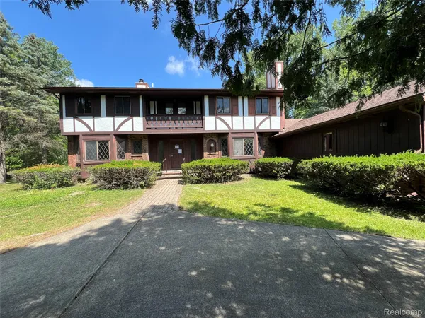 $550,000 | 1250 Club Drive, Bloomfield Hills, MI 48302