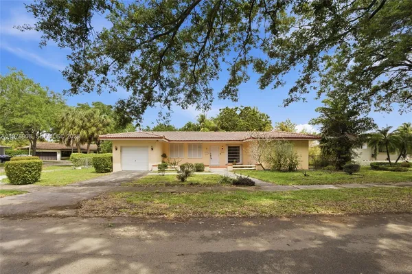 $749,000 | 14435 Tabebuia Lane, Miami Lakes, FL 33014