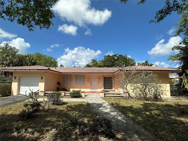 $850,000 | 14435 Tabebuia Lane, Miami Lakes, FL 33014
