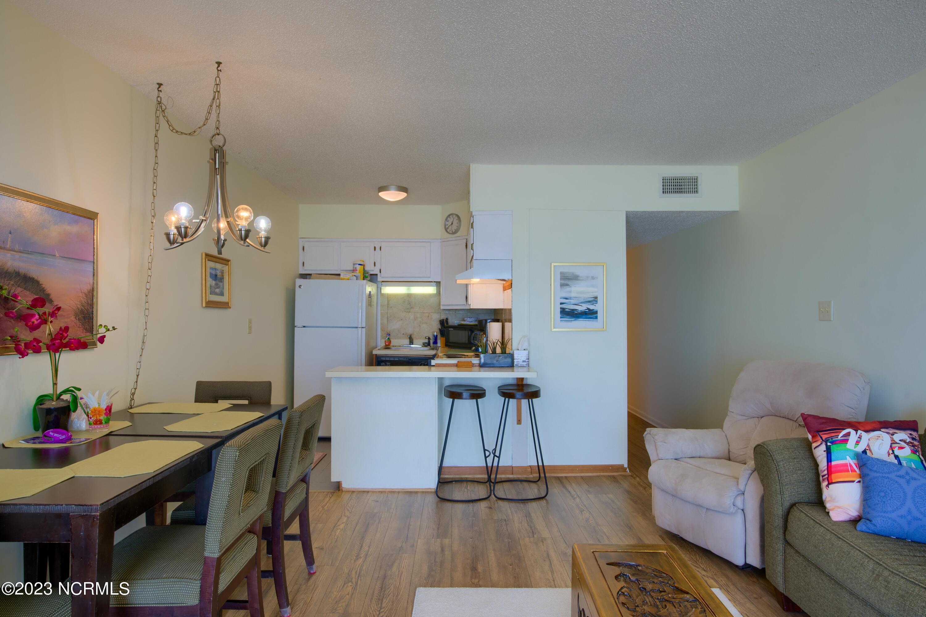 1822 New River Inlet Road North Topsail Beach, NC 28460 - Photo 11 of 20 1309 Topsail Dunes - Interiors_8