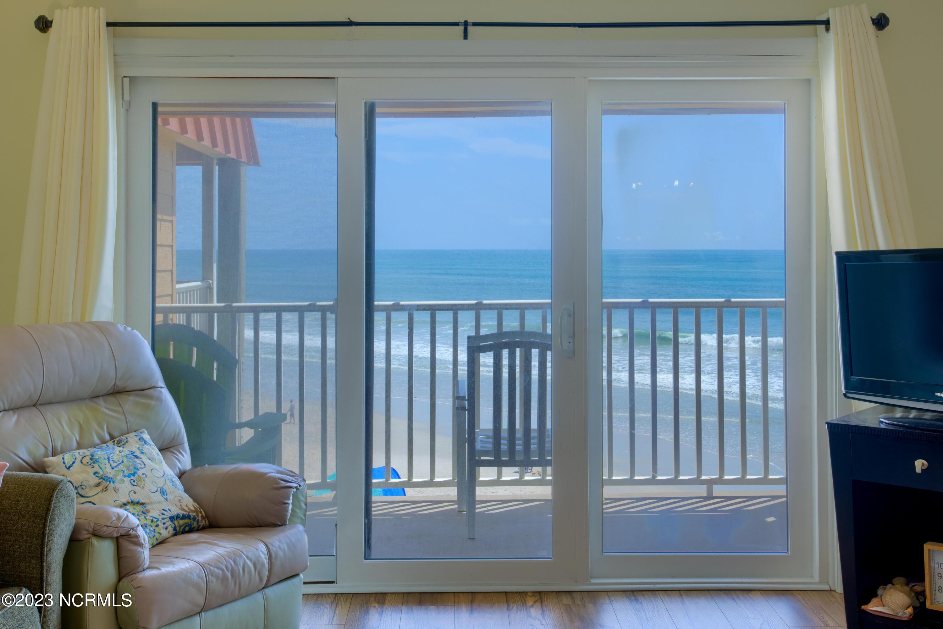 1822 New River Inlet Road North Topsail Beach, NC 28460 - Photo 7 of 20 1309 Topsail Dunes - Interiors_4