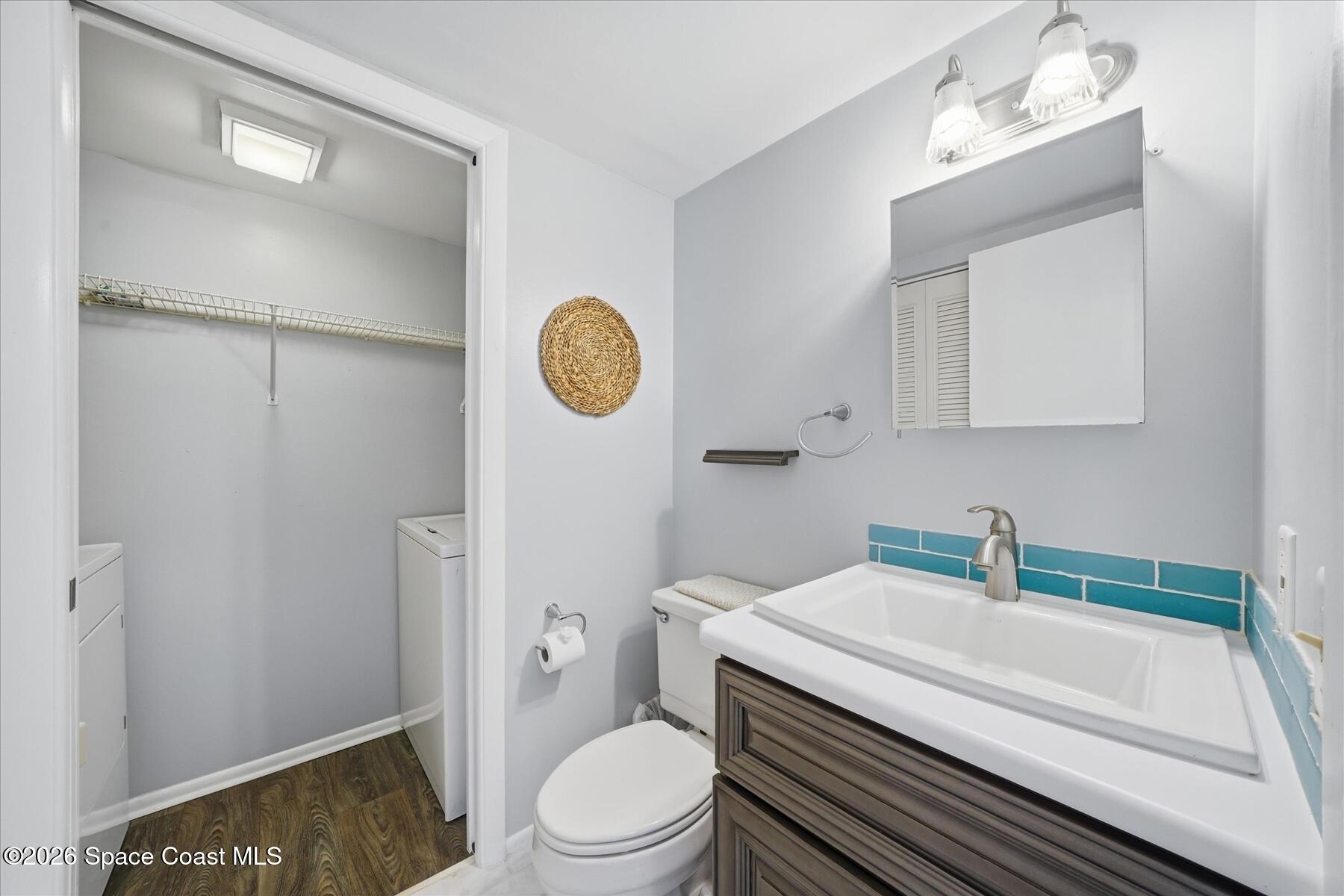 2012 Dan Court Palm Bay, FL 32905 - Photo 9 of 22 Guest bathroom