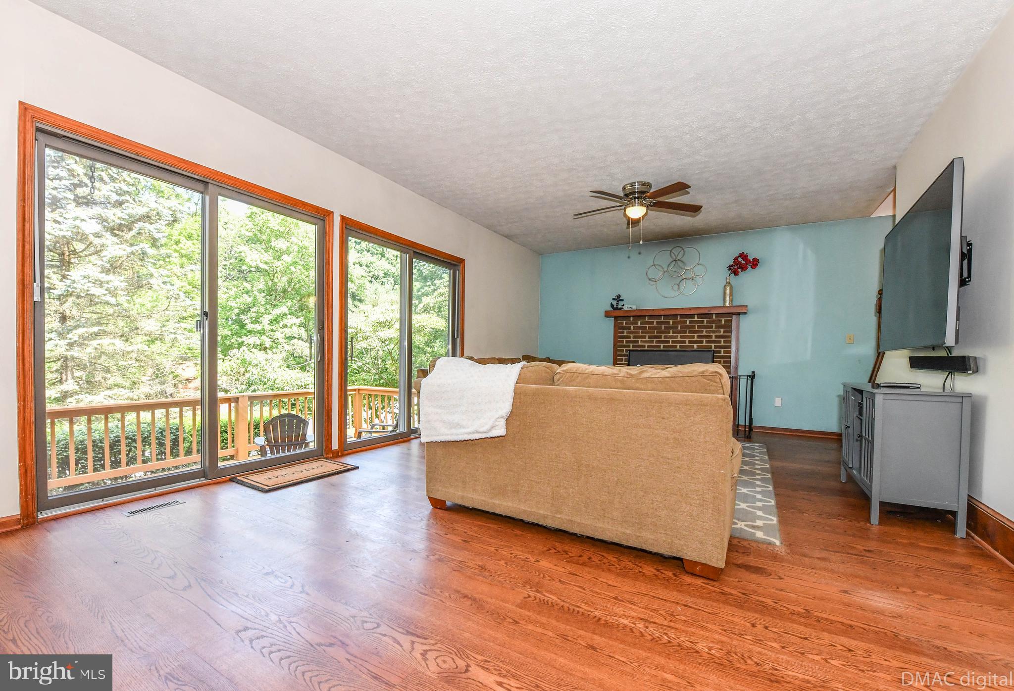 6607 Rockridge Road New Market, MD 21774 - Photo 9 of 52 Lots of natural light.