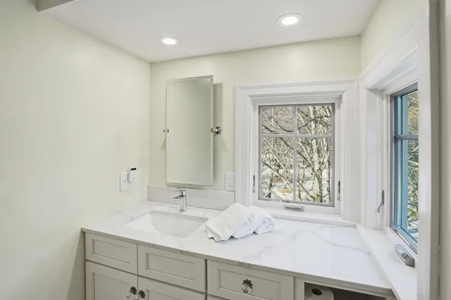 $1,498,000 | 145 Cannon Point Road, Charlotte, VT 05445