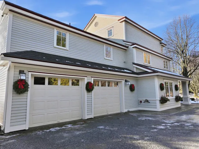 $1,498,000 | 145 Cannon Point Road, Charlotte, VT 05445