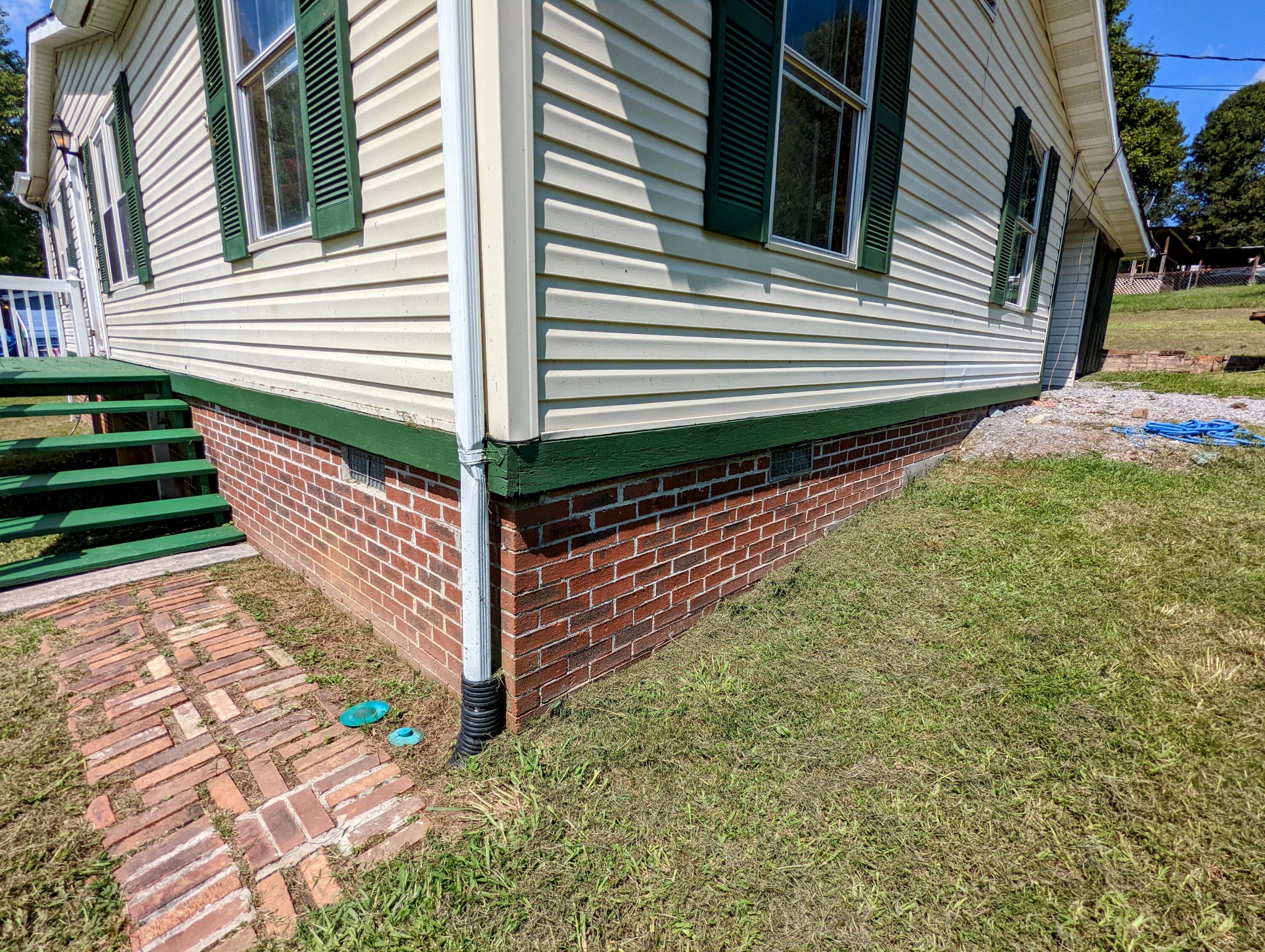 135 Beech Grove Road Telford, TN 37690 - Photo 11 of 33 Corner of home