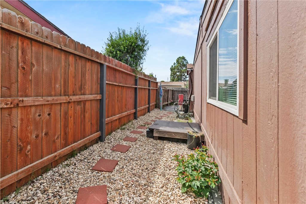 519 West Taylor Street, Unit 252 Santa Maria, CA 93458 - Photo 25 of 52 a balcony view with outdoor seating