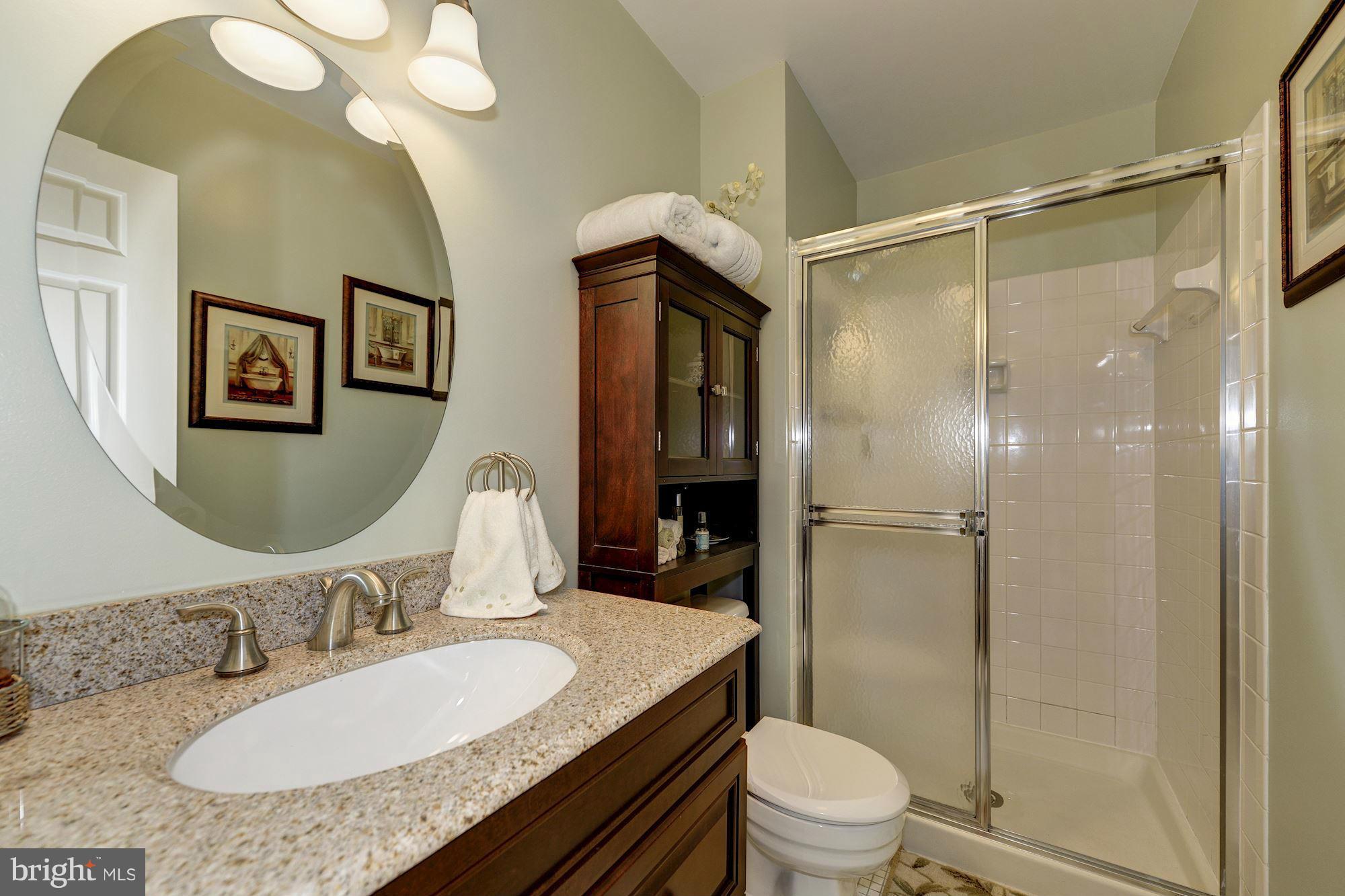 4823 Carriagepark Road Fairfax, VA 22032 - Photo 20 of 30 Bath