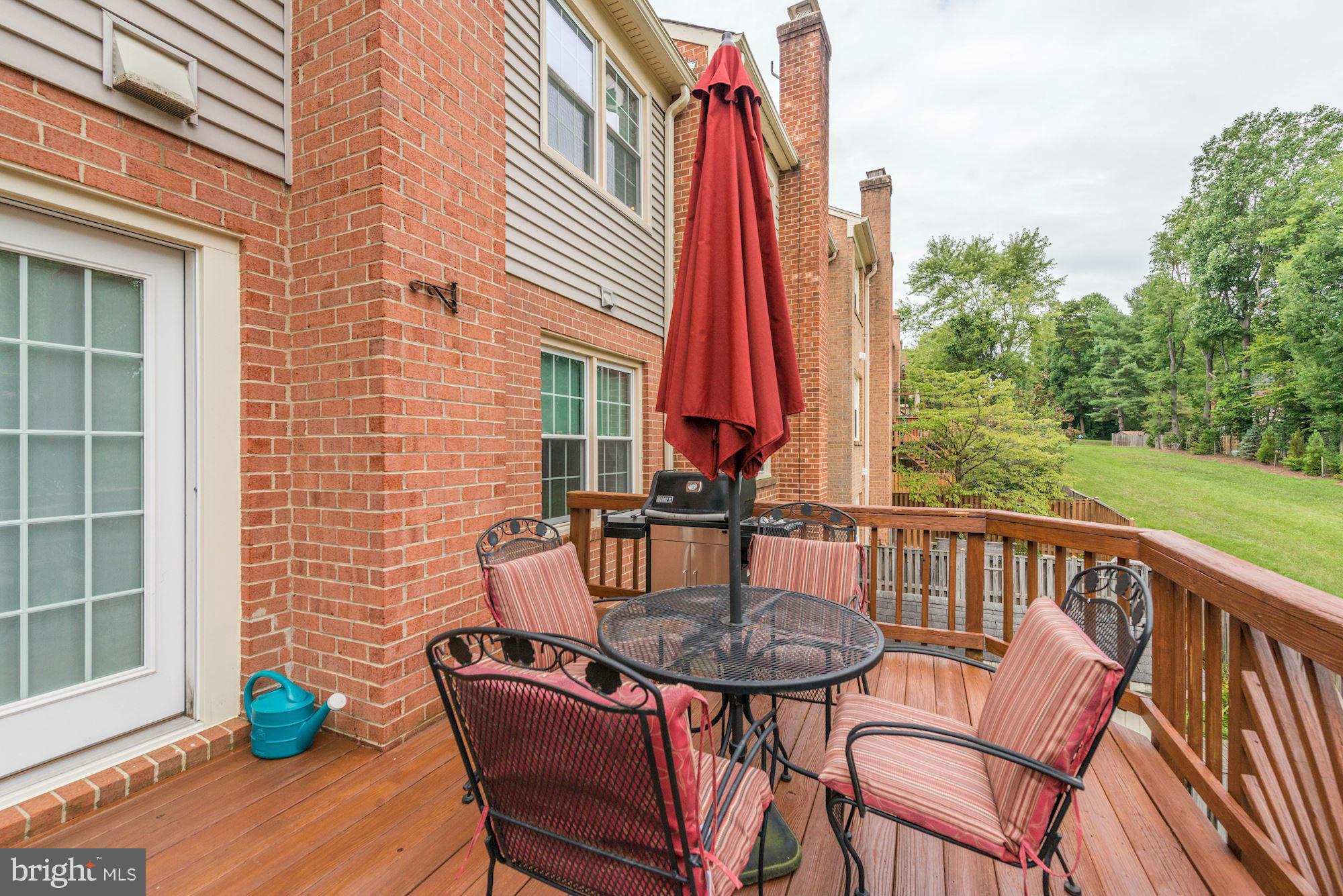 4823 Carriagepark Road Fairfax, VA 22032 - Photo 26 of 30 Exterior (Rear)