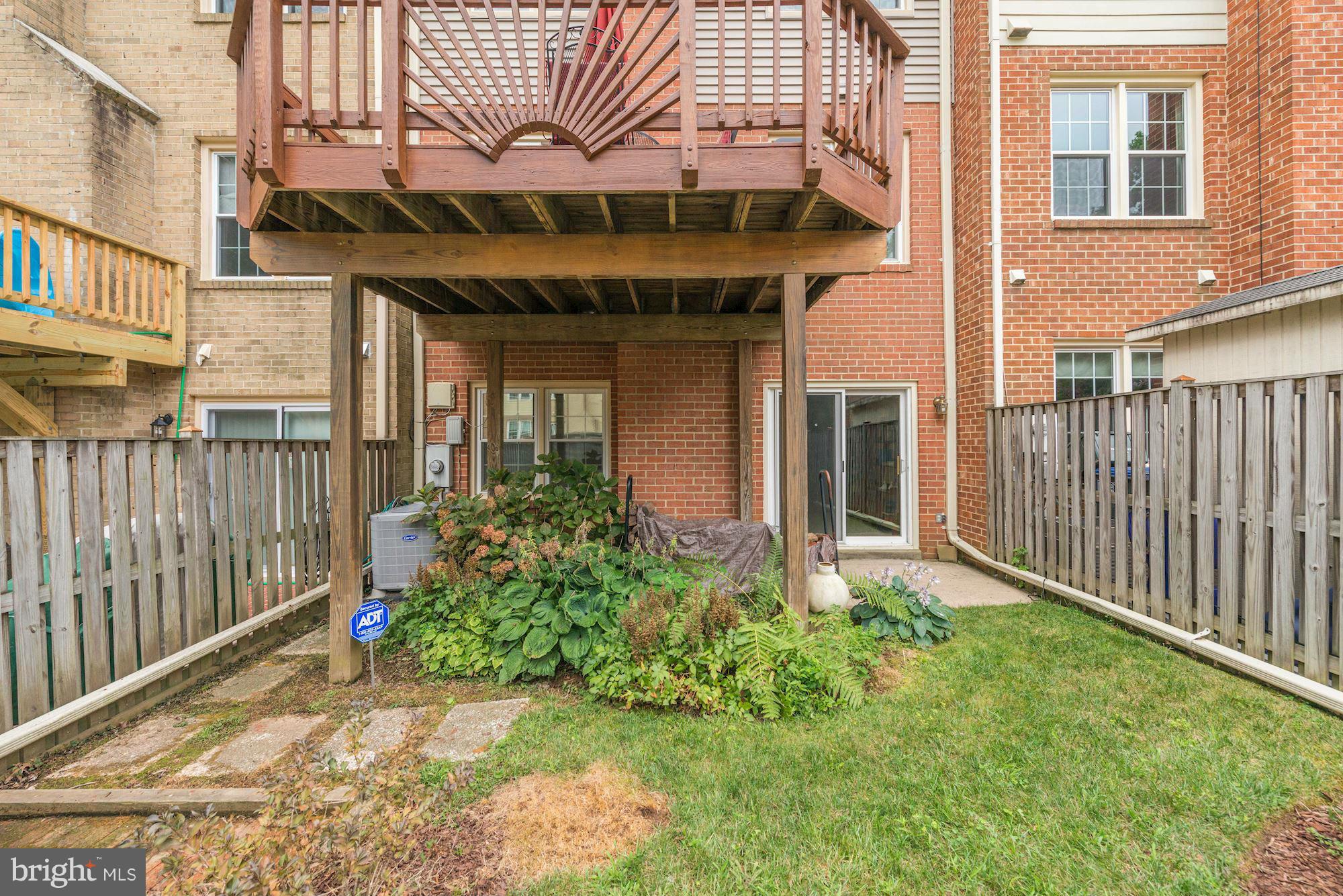 4823 Carriagepark Road Fairfax, VA 22032 - Photo 30 of 30 Exterior (Rear)
