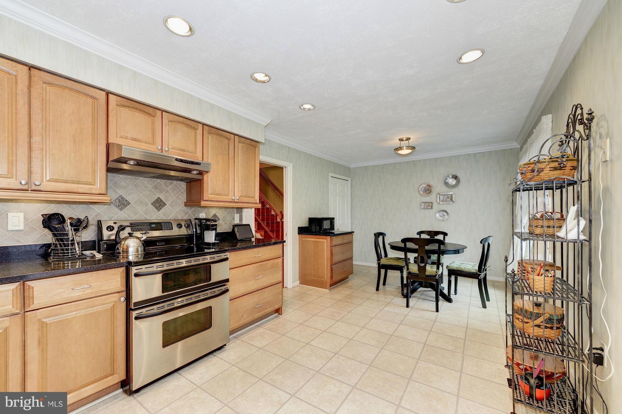 4823 Carriagepark Road Fairfax, VA 22032 - Photo 9 of 30 Kitchen