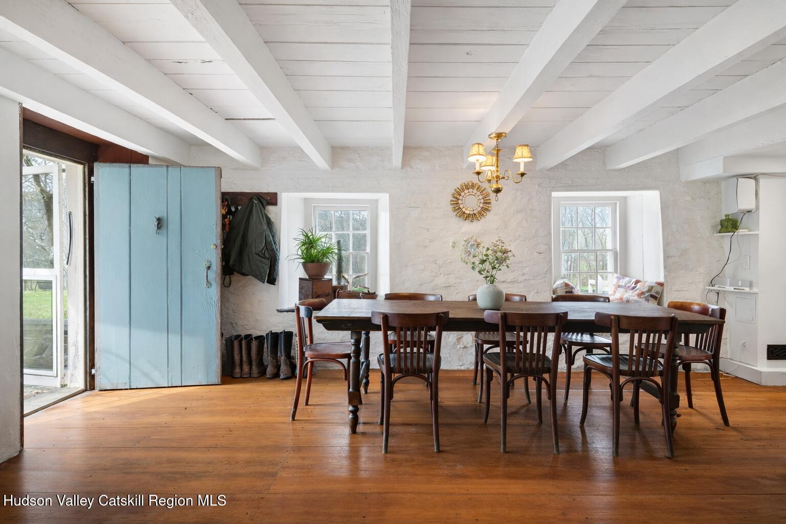 48 Oak Road Saugerties, NY 12477 - Photo 6 of 29 Dining table