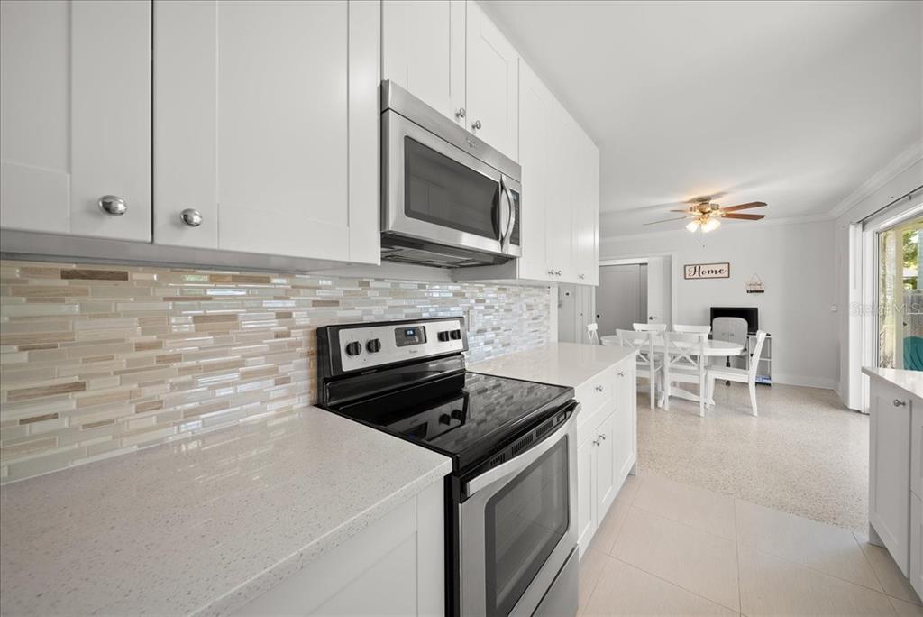 637 Flamingo Road Venice, FL 34293 - Photo 10 of 35 Gallery Image 10