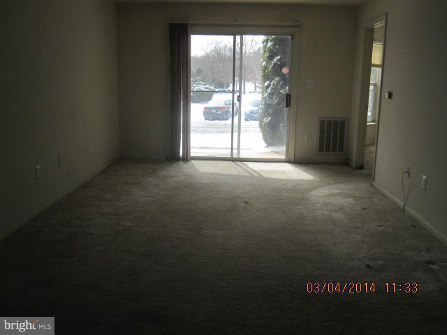 712 Kennington Road, Unit 712 Reisterstown, MD 21136 - Photo 3 of 9 Living Room