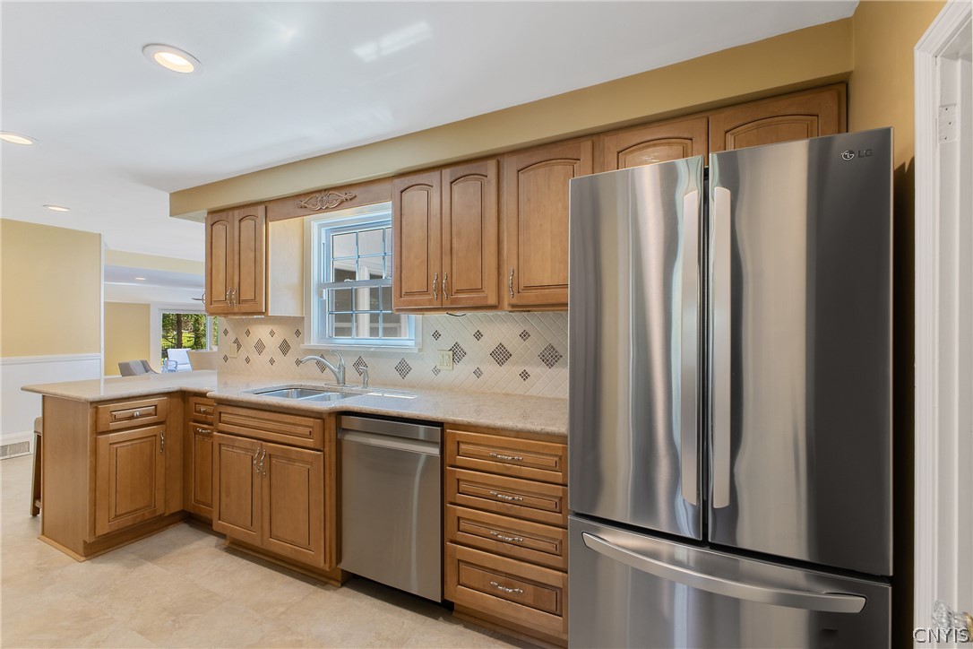 31 Lyndon Road Fayetteville, NY 13066 - Photo 10 of 47 Maple cabinets with granite counter tops. Newer, stainless
steel appliances.