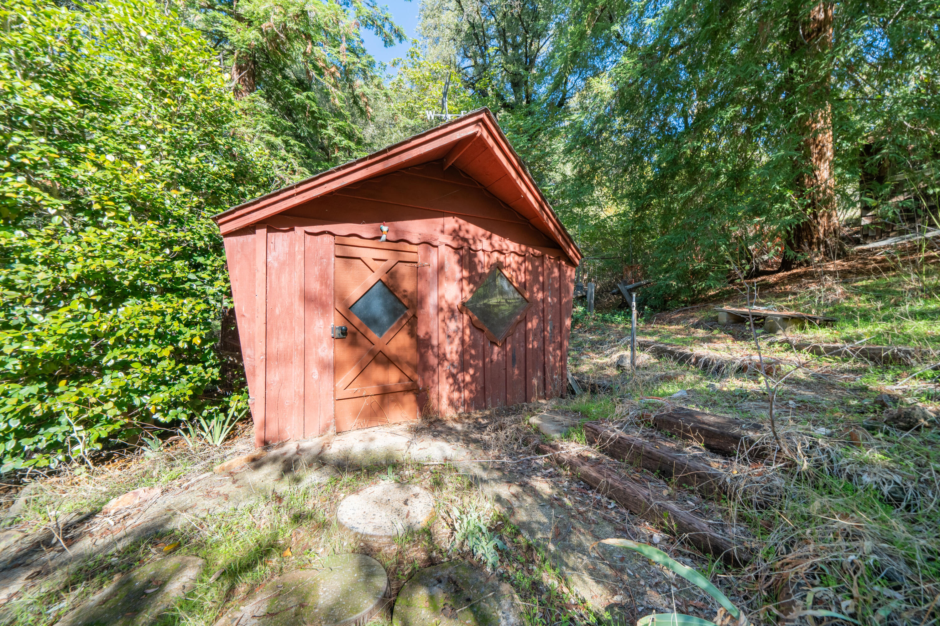 20389 Our Road Lakehead, CA 96051 - Photo 44 of 92 PLAYHOUSE